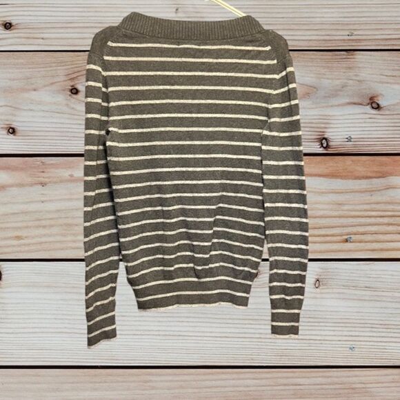 Women’s GAP Factory Grey Striped V-Neck Sweater Size Small - Picture 4 of 4